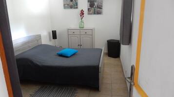 2 Schlafzimmer, BĂŒgeleisen/BĂŒgelbrett, Reisekinderbett, kostenloses WLAN