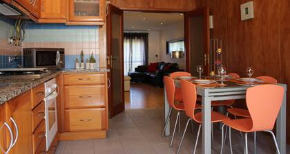 Nazaré - ¡Apartamento de 3 dormitorios, a 50 metros de la playa! WIFI GRATUITO