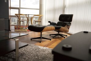 Interior - Your Alternative to a 5 Star Hotel (Vancouver)