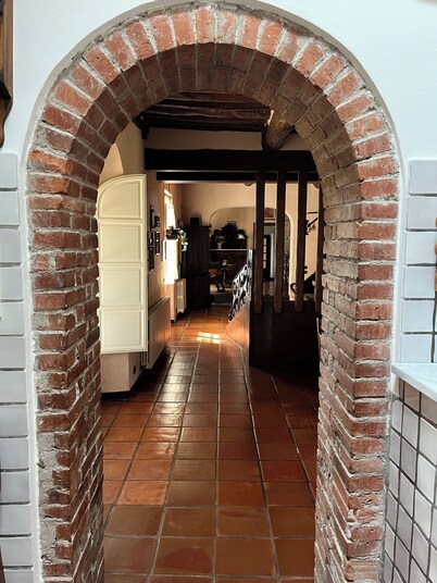 Huge Private Garden, AC in Bedrooms, Swimming Pool, Hot Tub and Wonderful Views