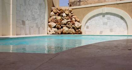 Dar Ta Nina Wunderschöne Luxus-Familienvilla mit 5 Schlafzimmern. Pool Klimaanlage und WiFi