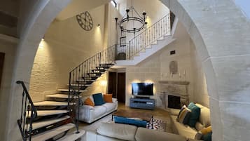 Smart TV, fireplace, video games, Netflix