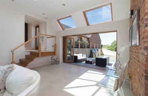 Stunning georgian manor, in 6 acres with hot tub & heated pool near silverstone