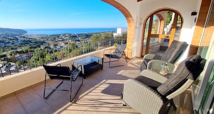 Beautiful villa private pool stunning Panoramic Sea & Mountain Views in Moraira,