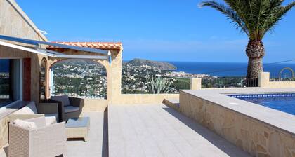 Beautiful villa private pool stunning Panoramic Sea & Mountain Views in Moraira,
