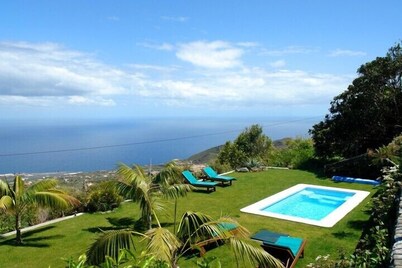 Offer May and June Cottage with private pool, sea and mountain views