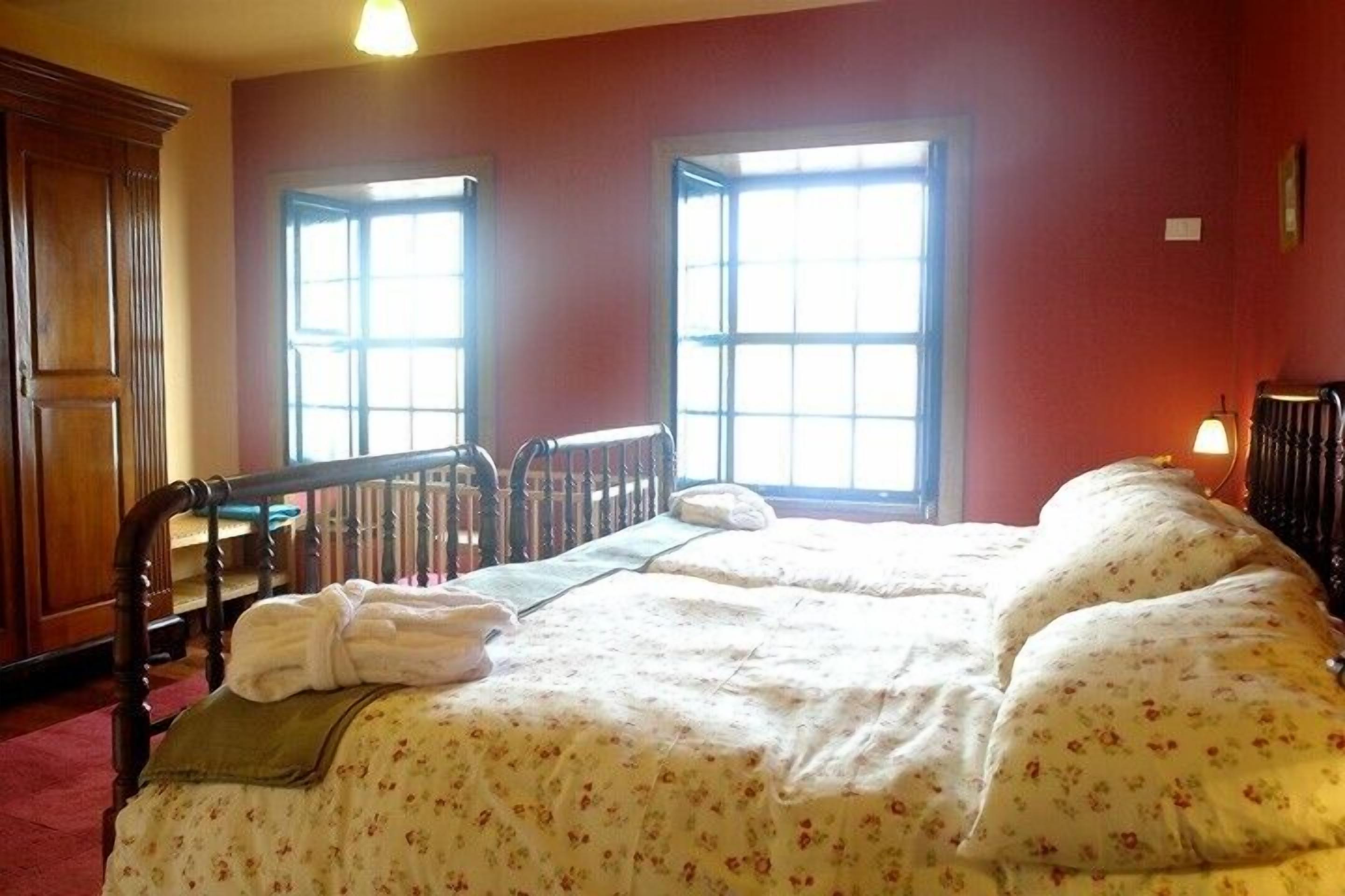 3 Schlafzimmer, Bügeleisen/Bügelbrett, Internetzugang, Bettwäsche