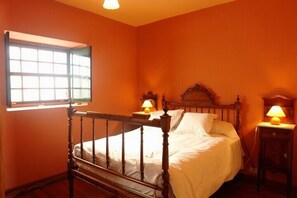 3 dormitorios, tabla de planchar con plancha, Internet y ropa de cama