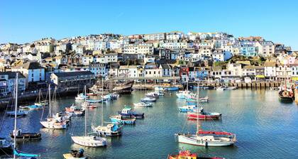 Stunning Harbour and Mooring views