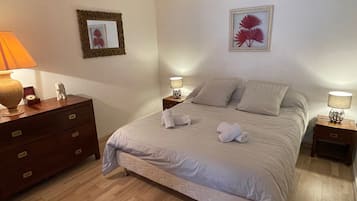 3 Schlafzimmer, Bügeleisen/Bügelbrett, WLAN, Bettwäsche