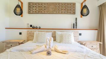 4 bedrooms, in-room safe, blackout curtains, iron/ironing board