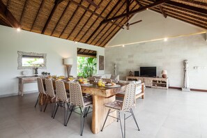 Dining - Villa Pascaline Bali (Mengwi)