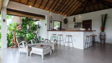 Bar (in der Unterkunft)