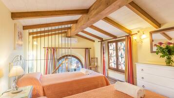 2 bedrooms, iron/ironing board, travel crib, free WiFi