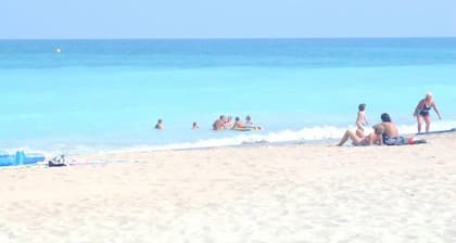 Gran villa de lujo a 800 metros de la playa, aire acondicionado, garaje y Wifi