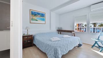 3 chambres, coffres-forts dans les chambres, fer et planche à repasser