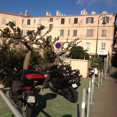 Apartment/ flat - Bonifacio