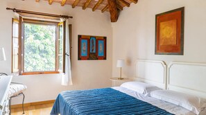 7 bedrooms, in-room safe, desk, iron/ironing board - ALL PROPERTY 7BR- Charming Tuscan Villa with pool, hot tub, A/C,Siena 15 km (Siena, Toscana)