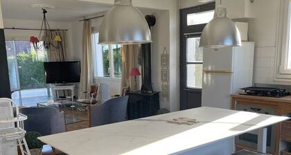 MAISON A LA CAMPAGNE AVEC PISCINE chauffée