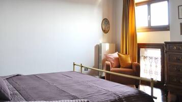 2 Schlafzimmer, Bügeleisen/Bügelbrett, Reisekinderbett, kostenloses WLAN