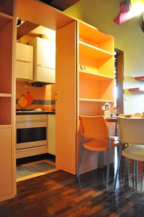 Refrigerador, horno, placa de cocina, lavavajillas