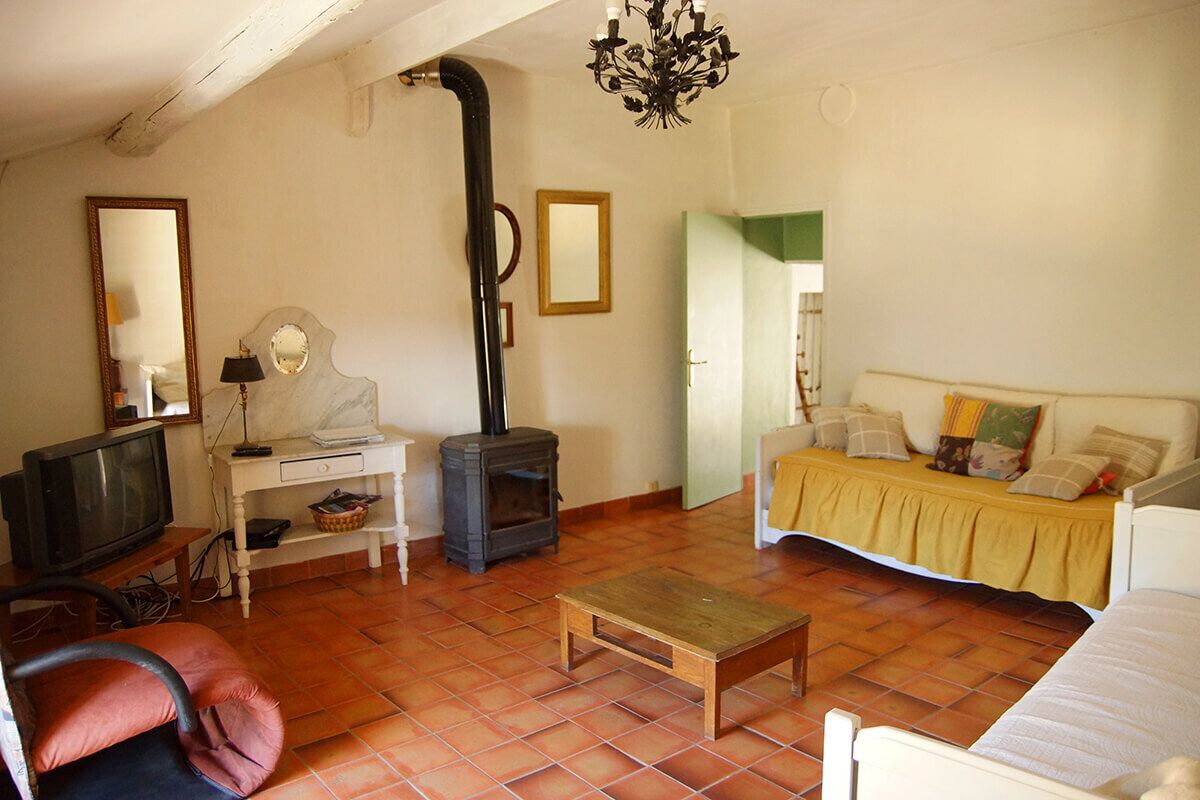 电视、DVD 播放器、书