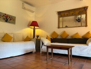 Tv, dvd-afspiller, bøger