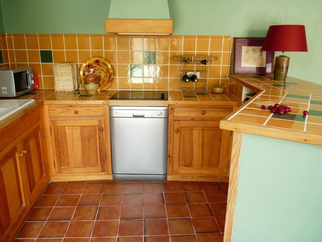 雪櫃、微波爐、焗爐、爐具