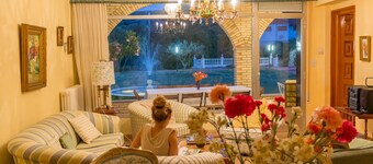 1-8 perso, Casacelin 8 km LOGROÑO, WIFI, TV, Garden, Parking, Barbecue, Porch