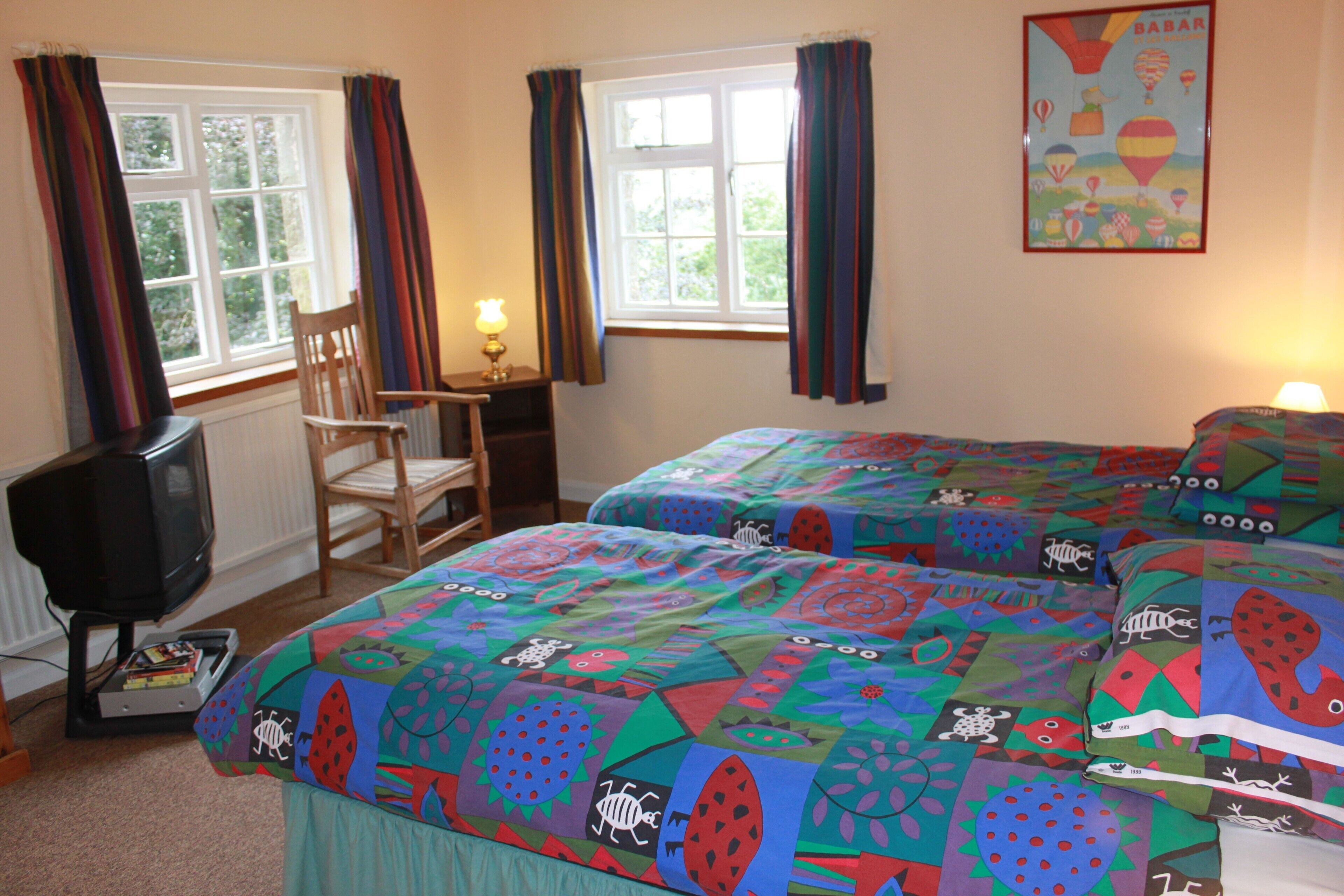 4 bedrooms, iron/ironing board, free WiFi, bed sheets