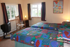 4 Schlafzimmer, Bügeleisen/Bügelbrett, kostenloses WLAN, Bettwäsche