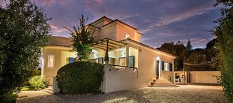 Villa Quina~Heated Pool*~ Fibre Wi-fi - 8 + 4 cots - Booking 2026 & 2027 NOW