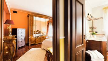 4 Schlafzimmer, Bügeleisen/Bügelbrett, WLAN, Bettwäsche