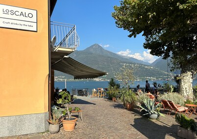 "Casa Alice" large private garden- lake and mountains- free WiFi