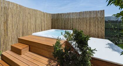 Lujosa villa, outdoor Jacuzzi minipool, indoor whirlpool, sauna, chimenea
