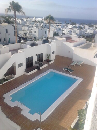 Gemütliche Wohnung mit Meerblick. Privates Internet, britisches Fernsehen, Klimaanlage