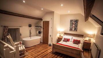 1 bedroom, iron/ironing board, travel cot, free WiFi