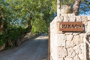 Property grounds - CHARMING STONE HOUSE NEAR THE OLD TOWN AND BEACHES (Pollensa)