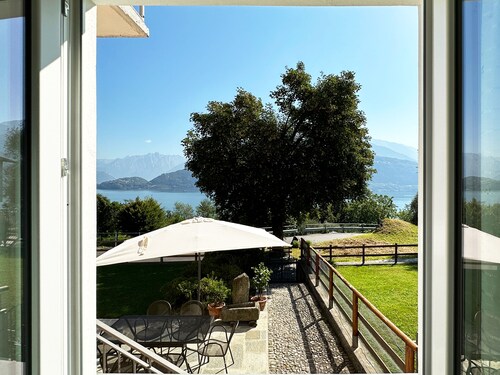 "Casa Azalea" - Blick auf den Comer See - Garten und Privatparkplatz - kostenfreies WLAN