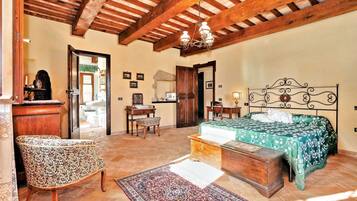 6 chambres, fer et planche Ă repasser, Wi-Fi