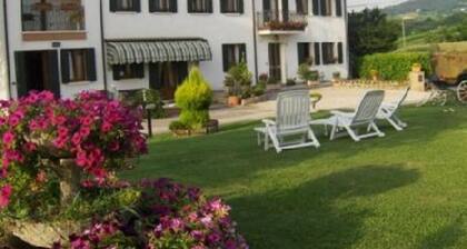 By: An hour from VENICE, in the park of the Colli Euganei - Tourist Locations