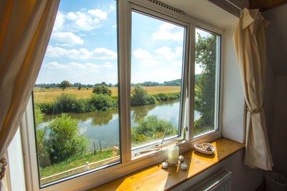 Historic detached cottage, on the banks of the River Severn Nr Upton & Malvern
