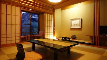 Japanese Style Room with Shared Bathroom | In-room safe, free WiFi