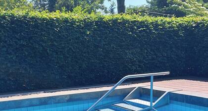 A Pleasant Stay at " Logies Taverne." nearby Roermond, Thorn / Pool & Garden