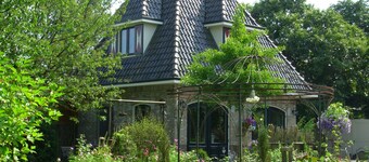 Guest House Tavern med gratis WiFi / basseng / hage. Design Outlet Roermond 12 Km