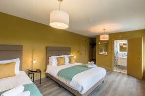 11 bedrooms, iron/ironing board, WiFi, bed sheets