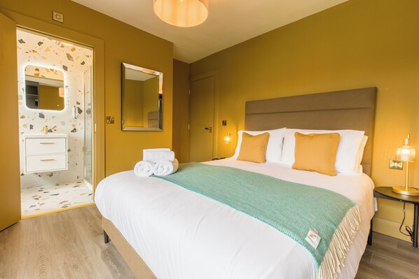 11 bedrooms, iron/ironing board, WiFi, bed sheets