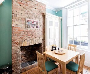 Dining - Charming Living In Central London - (3 Bed / 3 Bath) (London)
