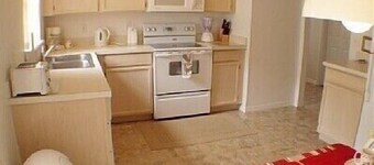 Luxury Villa with Private Pool 8 miles from Disney & near golf