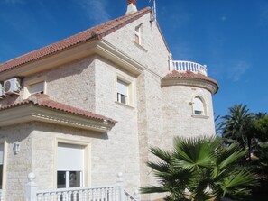 Exterior - Large villa with private pool 50 meters from the beach (Comunidad Valenciana)